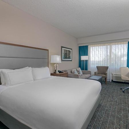 Doubletree By Hilton Hotel West Palm Beach Airport Exterior photo