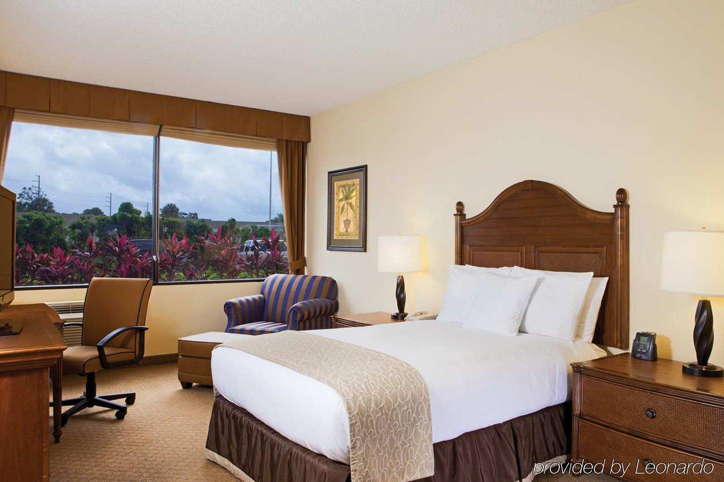 Doubletree By Hilton Hotel West Palm Beach Airport Exterior photo